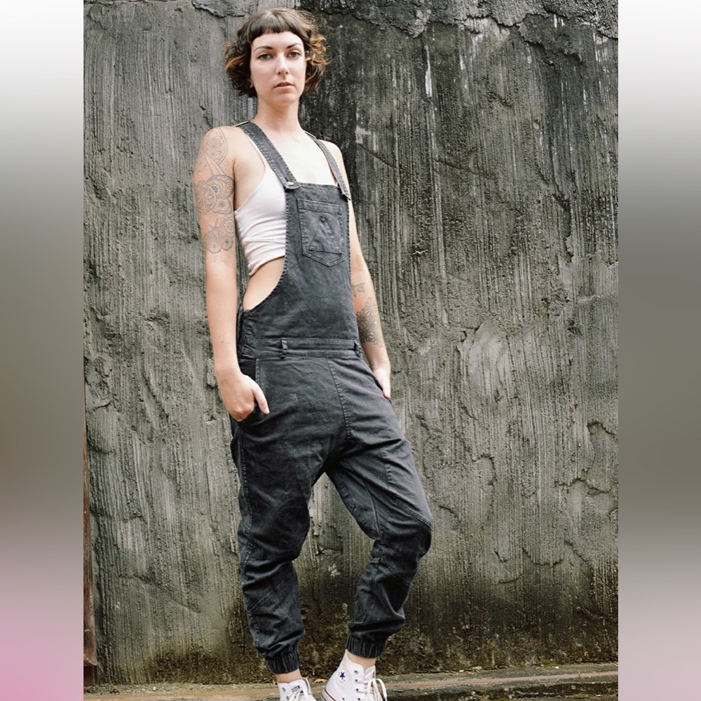 Charcoal Gray Jumpsuit with Adjustable Straps and Full-Length Legs
